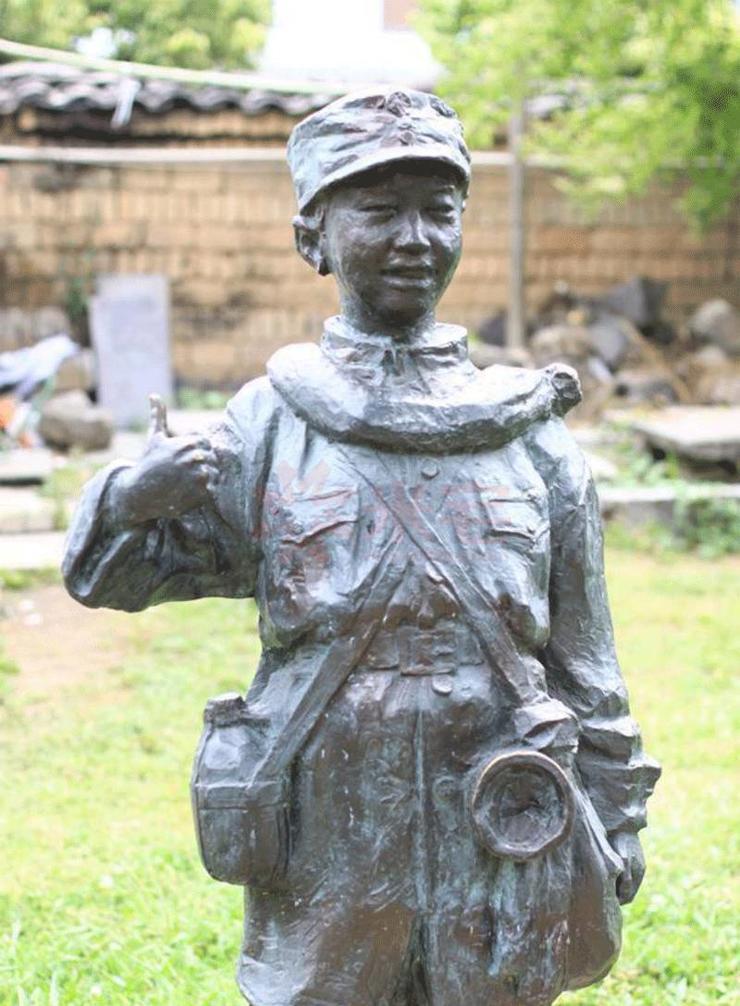 国殇墓园的来历也是从这些娃娃兵们而起.