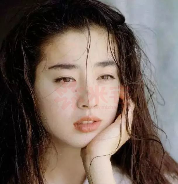 宫泽理惠而有着相扑界美男子之誉的若岛津也成功获得原偶像高田水绘的