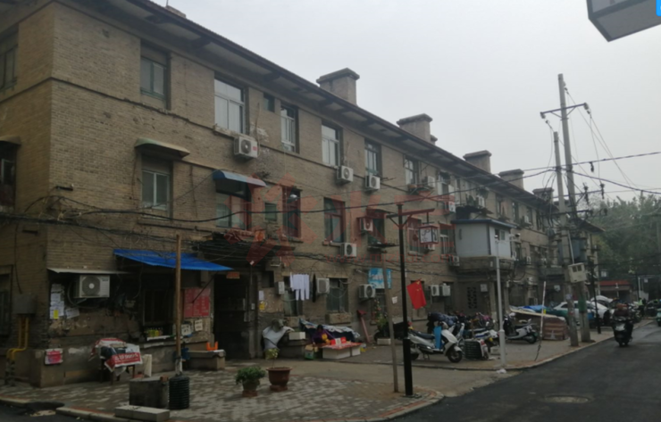 厚,烟囱和烟道要可以烧壁炉,门斗的作用就是避免冬天风雪一下吹进室内